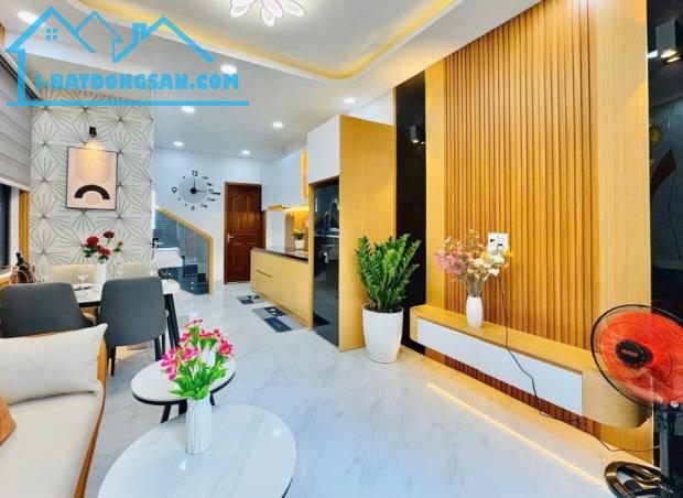 GIẢM CHÀO 200tr - HXH quay đầu - 40m2 - NỘI THẤT SANG XỊN –nhỉnh 5 tỷ - 1