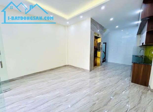 BÁN NHÀ BÁT KHỐI, GARA, THANG MÁY, 2 THOÁNG, NHÀ MỚI 42M2-9,2 TỶ - 1