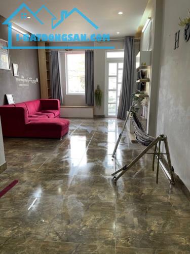 Bán nhà hẻm 5m Lũy Bán Bích-ngang 5.7m-120m2-cạnh ngã tư Hoà Bình chỉ 10 tỷ hơn