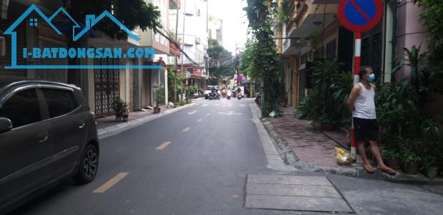 CHÍNH CHỦ CẦN BÁN GẤP ĐẤT VÀNG PHÂN LÔ HOÀNG CẦU DT61m2, ÔTÔ KINH DOANH