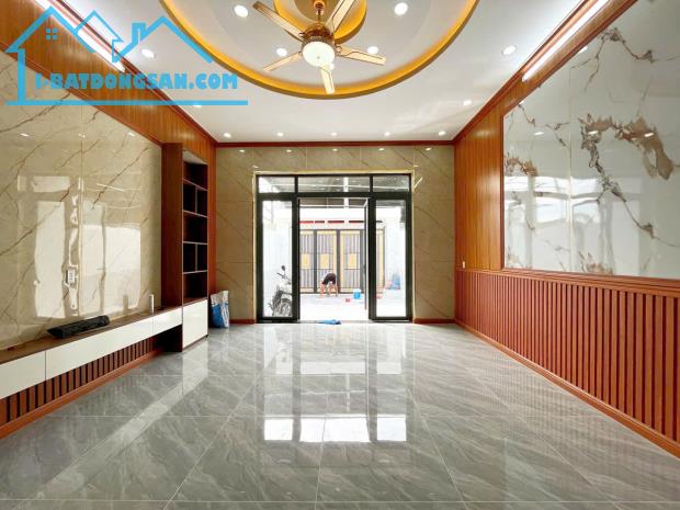 CẦN BÁN CĂN NHÀ LẦU ,GẦN TRƯỜNG THPT VÕ VĂN TẦN,SHR ,1 XẸT ĐƯỜNG XE HƠI - 2