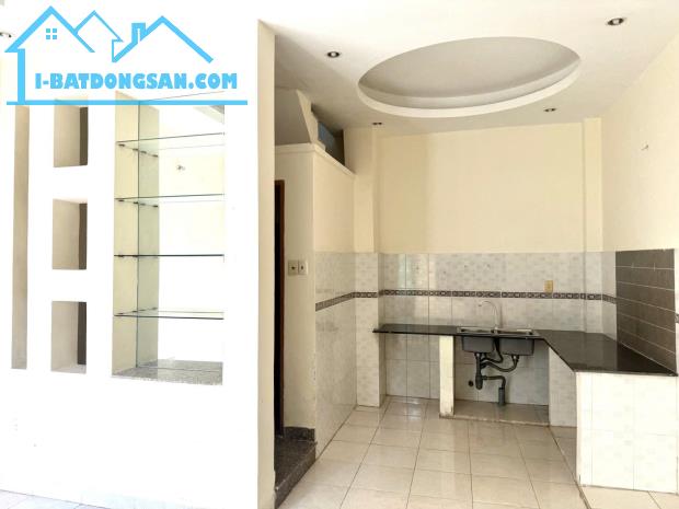 XÔ VIẾT NGHỆ TĨNH - GIÁP QUẬN 1 - NHÀ ĐẸP 3 TẦNG - HẺM XE TẢI - CHỈ NHỈNH 4 TỶ - 5