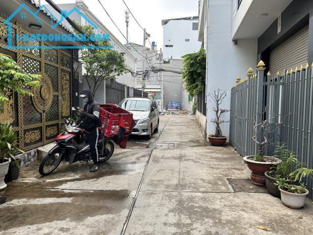 Bán Nhà C4 Bình Hưng Hoà, Bình Tân, tiện xây mới 300m2 Thổ, chỉ 40tr/m2
