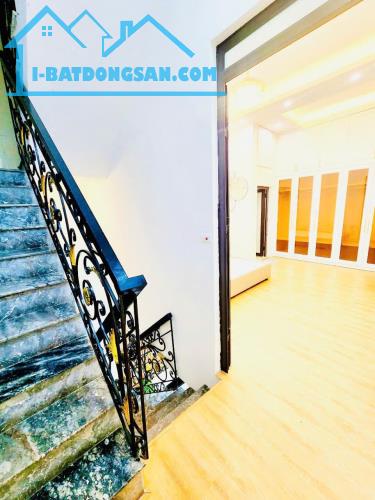 Đỉnh chóp! 
Bán nhà 5 tỷ, ô tô đỗ cửa, Phố Đặng Tiến Đông, Zalo 0911911021 - 3