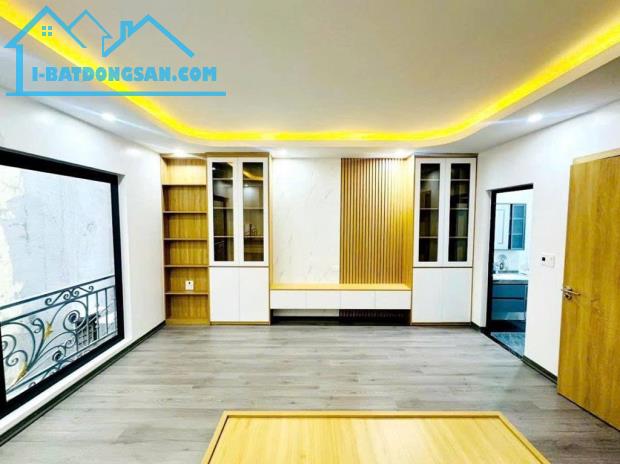 🏡 Bán nhà Ngô Gia Tự, Long Biên, 44m2 x 5 tầng, Thang máy, Gần Vinhomes, sát AEON, 8 tỷ 3 - 6