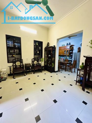 Bán nhà Nguyễn Lương Bằng lô góc dân xây nhà đẹp ở luôn 2 thoáng ngõ ba gác 47m giá 11.6