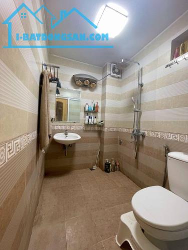 Bán nhà Nguyễn Lương Bằng lô góc dân xây nhà đẹp ở luôn 2 thoáng ngõ ba gác 47m giá 11.6 - 3