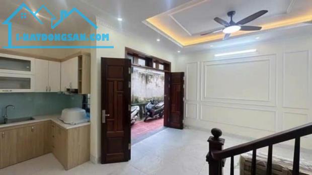 Bán nhà đẹp Ngọc Thuỵ, Q Long Biên, lô góc 2 mặt thoáng, dt 43m2, giá 6,5 tỷ