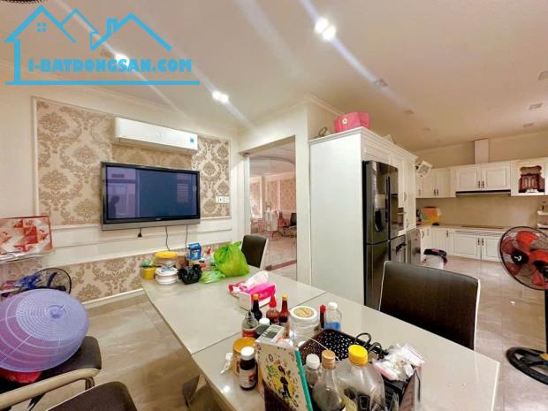 BIỆT THỰ ĐƯỜNG LÊ VĂN QUỚI GẦN NGÃ TƯ 4 XÃ- 2MẶT TIỀN -THANG MÁY-DTSD 650M-6TẦNG-CHỈ 17*TỶ - 5