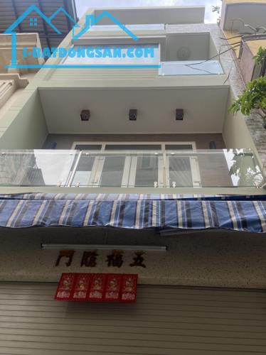 Bán nhà cực đẹp gần Đầm Sen , đang cho thuê 13tr, 58m2, 4 tầng ,chỉ hơn 6 tỷ