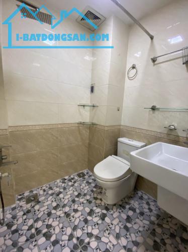 Bán nhà cực đẹp gần Đầm Sen , đang cho thuê 13tr, 58m2, 4 tầng ,chỉ hơn 6 tỷ - 4