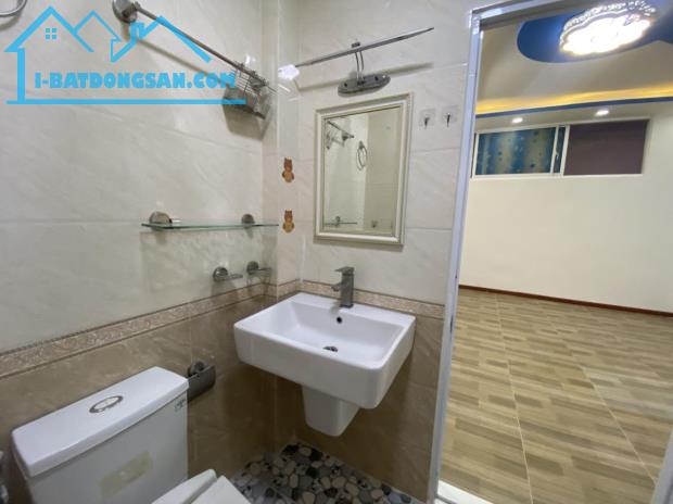 Bán nhà cực đẹp gần Đầm Sen , đang cho thuê 13tr, 58m2, 4 tầng ,chỉ hơn 6 tỷ - 5