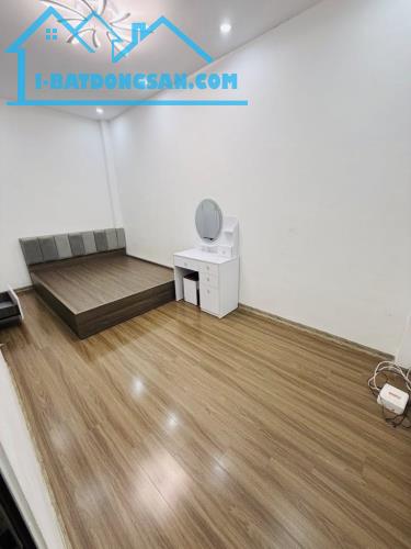 Bán nhà cách mặt phố Thanh Nhàn 15m kinh doanh - dt 28m sổ đỏ riêng chính chủ giá 5.95 tỷ - 2