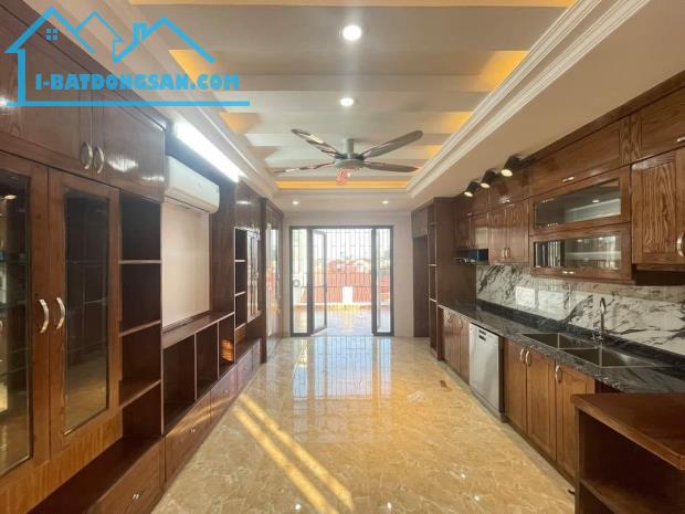 Hót nhất Hàng Bún hiếm ô chờ thang máy, cực thoáng sáng 5 tầng 20 tỷ