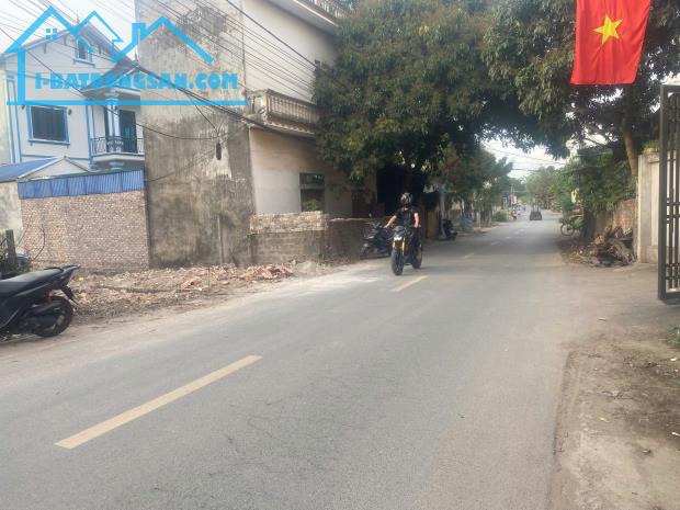 mặt đường liên xã tại Phụng châu 
71,5m đã trừ lưu không 
măt tiền đẹp xe ô tô qua quá - 2