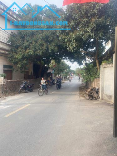 mặt đường liên xã tại Phụng châu 
71,5m đã trừ lưu không 
măt tiền đẹp xe ô tô qua quá - 4