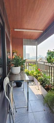 Bán nhà riêng 6 tầng Hoàng Đạo Thành, 30m2, mặt tiền 5,2m, ngõ ô tô đỗ cửa, thang máy - 5