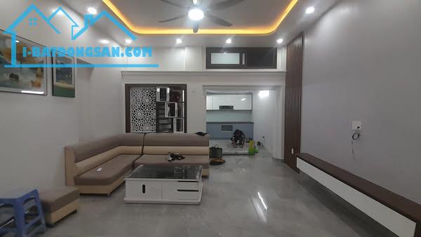 Bán gấp nhà Lê Lai, Máy Tơ, Ngô Quyền, HP. 2,639 tỷ, 45m2, 3 tầng.