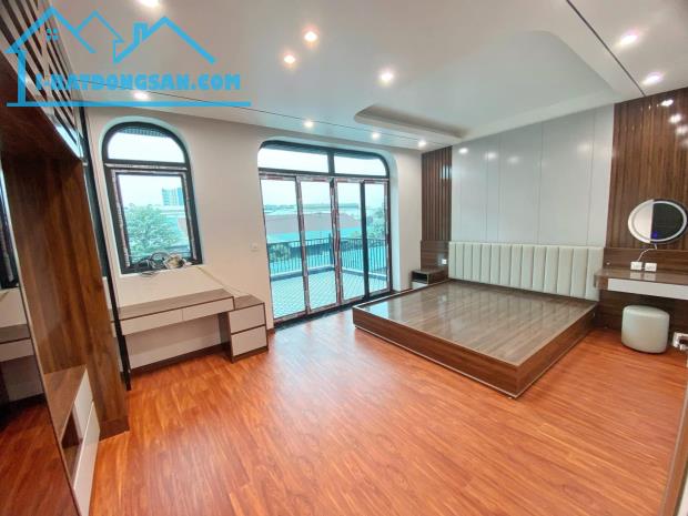 SIÊU PHẨM ĐÓN TẾT ĐỨC GIANG 95M2 x 4T OTO TRÁNH THANG MÁY FULL NỘI THẤT. 16,5TỶ - 3