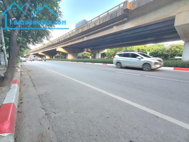 MẶT ĐƯỜNG NGUYỄN XIỂN THANH XUÂN, VỊ TRÍ ĐẸP VỈA HÈ ĐÁ BÓNG KINH DOANH. DT 177M2 GIÁ 50 TỶ