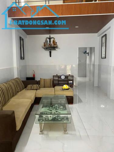 Nhà mặt tiền sổ riêng hoàn công 2.35 tỷ/70 m2