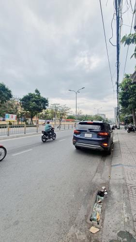 Bán nhà mặt tiền Tạ Quang Bửu 4.5x17 chỉ 12 tỷ 9