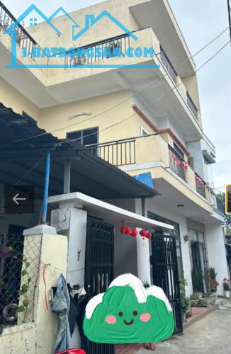 chỉ 3.15 tỷ có nhà 3 tầng ô tô tận cửa, gần bệnh viện cẩm lệ.