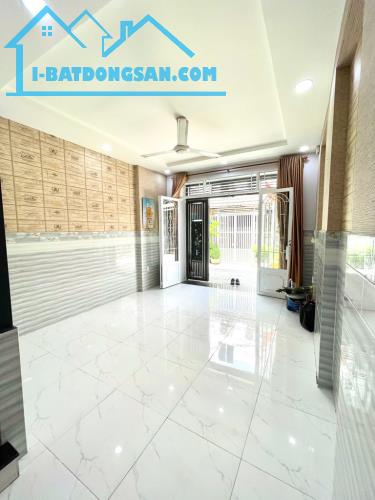 BÁN NHÀ BÌNH TÂN GẦN TÂN KỲ TÂN QUÝ - HẺM XE HƠI - 2 TẦNG - 48M2 NHỈNH 4 TỶ TL - 2