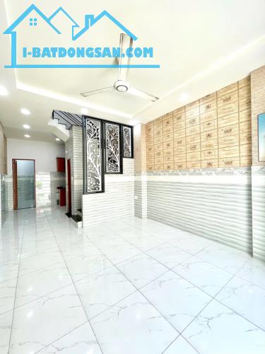 BÁN NHÀ BÌNH TÂN GẦN TÂN KỲ TÂN QUÝ - HẺM XE HƠI - 2 TẦNG - 48M2 NHỈNH 4 TỶ TL - 1