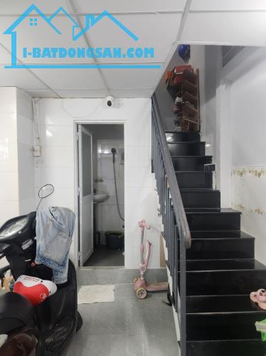 Bán nhà 3 tầng, sổ hồng riêng, hẻm thông, nhỉnh 1 tỷ, cách mạng tháng 8, Lái Thiêu, BD - 2