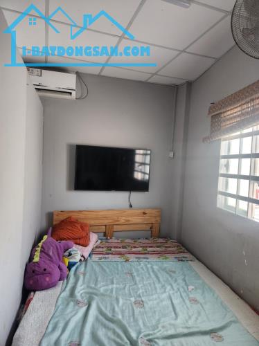 Bán nhà 3 tầng, sổ hồng riêng, hẻm thông, nhỉnh 1 tỷ, cách mạng tháng 8, Lái Thiêu, BD - 3