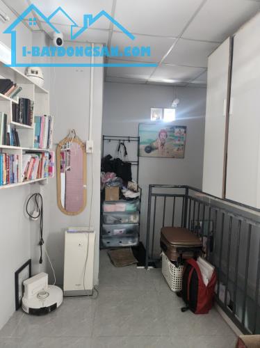 Bán nhà 3 tầng, sổ hồng riêng, hẻm thông, nhỉnh 1 tỷ, cách mạng tháng 8, Lái Thiêu, BD - 4