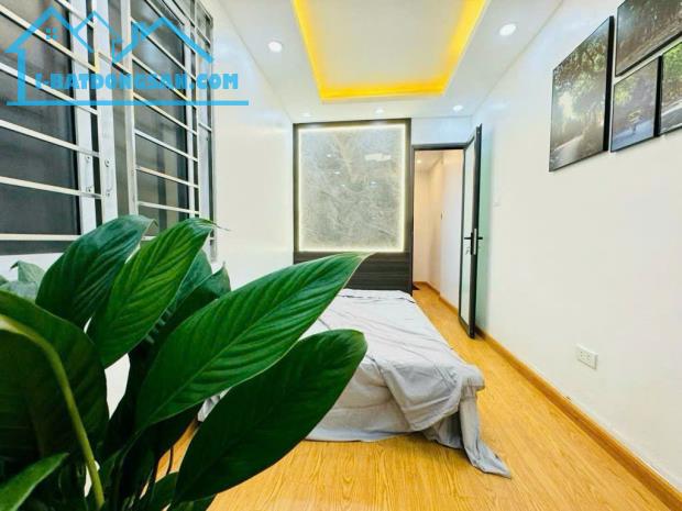LÔ GÓC - Ô TÔ THÔNG – THANG MÁY-KINH DOANH- FULL NỘI -GIÁ HỢP LÝ.