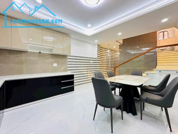 Kẹt tiền chủ cần bán nhanh căn nhà đường Phan Văn Hân, Quận Bình Thạnh. Giá chỉ 2 tỷ 700 ( - 1