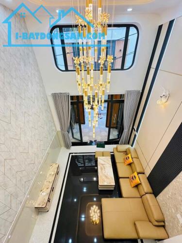 Kẹt tiền chủ cần bán nhanh căn nhà đường Phan Văn Hân, Quận Bình Thạnh. Giá chỉ 2 tỷ 700 ( - 4