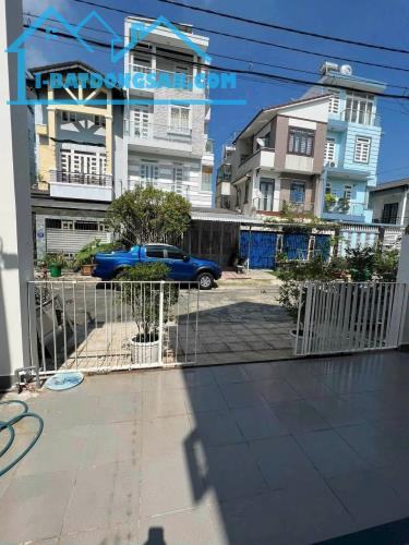 KHU BIỆT THỰ HÓC MÔN-NHÀ 2 TẦNG DT 7Mx17M-SÁT MẶT TIỀN TÔ KÝ QUẬN 12