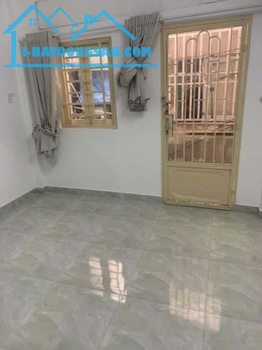 NHÀ BÁN HẺM - TRUNG TÂM TÂN PHÚ, ĐƯỜNG HUỲNH VĂN CHÍNH, 2 TẦNG, DT 63M2, CHỈ 3,3 TỶ