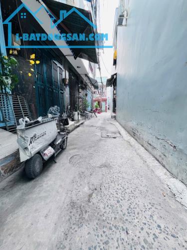Bán nhà quận 8 vừa ở vừa cho thuê - 1