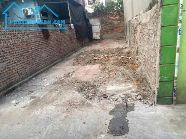 Nhỉnh 3tỷ 61m full thổ cư Tổ 3 Quang Minh Mê Linh đường thông oto, ngay gần KCN, đi HN 20