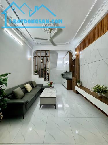 BÁN NHÀ 5 TẦNG HOÀNG MAI - BỜ HỒ ĐỀN LỪ  - 30M2 - 5 TỶ HƠN - SỔ ĐỎ CHÍNH CHỦ - 2