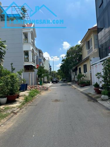 Cần Bán Gấp Biệt Thự Khu Ven Sông Sài Gòn Đường Số 14 HBC 250m2 3 Tầng 24.9 TỷTL