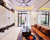 NHÀ XÂY MỚI CHỦ TẶNG FULL SANG TRỌNG, TRUNG TÂM CẦU GIẤY Ở SƯỚNG