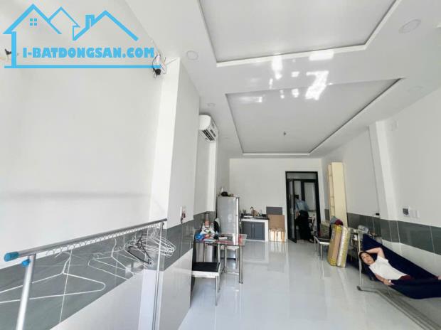 CHÍNH CHỦ GỬI BÁN GẤP NHÀ 3 LẦU HẺM Ô TÔ TRONG NHÀ ĐƯỜNG MÃ LÒ GẦN KHU TÊN LỬA GIÁ 5 TỶ 5 - 1