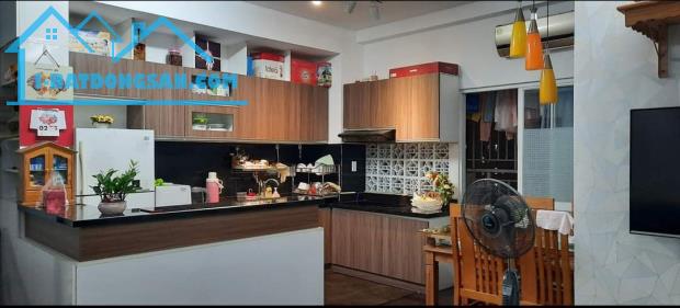 Cần bán căn góc chung cư Lotus Garden, 86m2-4PN-2WC, sổ lâu dài, 2 bancon, view quận 1