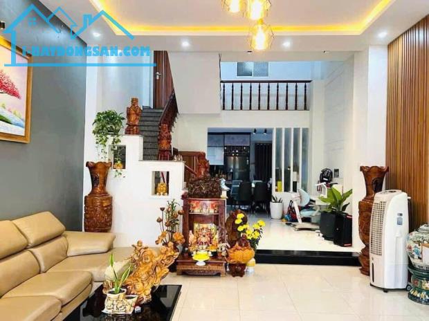 Bán nhà 2 tầng đường (7,5m) Nguyễn Thị Thập - cạnh trường CĐ FPT - 70m2, giá 5,2 tỷ tl