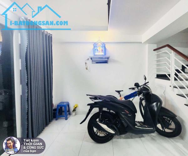 BÁN NHÀ CÓ DÒNG TIỀN 13TR. PHƯỜNG 3, QUẬN 4. 41M2. 3 TẦNG. KHU YÊN TĨNH. KHÔNG QUY HOẠCH - 4