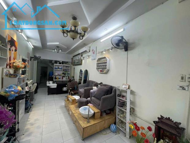 Nhượng quán gội, nail, make, spa có thể làm thêm về mi(có máy hấp tóc)