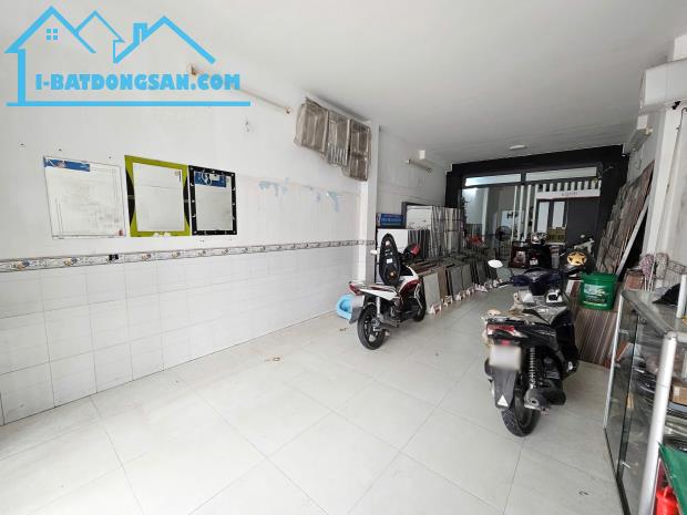 Bán nhà 4 tầng mặt tiền đường QL50, Giá 9.5 Tỷ