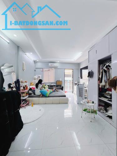 Nhà mới Hẻm 1/ gần chợ Xóm Chiếu P13 Q4 28m2 Nhỉnh 4Tỷ