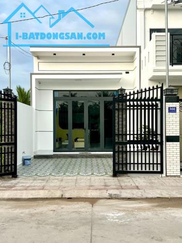 KẸT TIỀN CHỦ HẠ GIÁ SỐC NHÀ CẤP 4 GIẢM  100 TRIỆU CHO ANH CHỊ THIỆN CHÍ MUA
